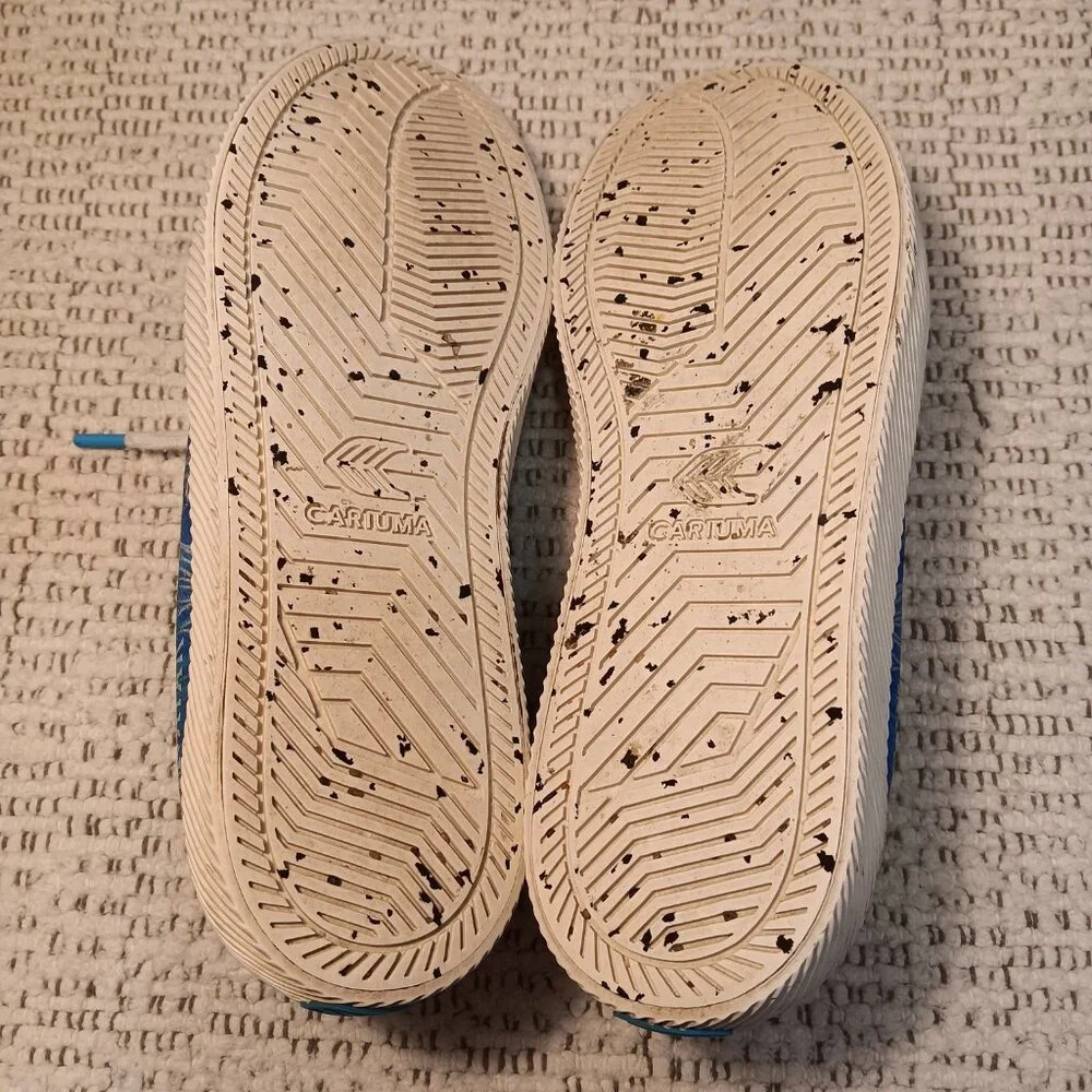 Cariuma Avatar Women's blue printed canvas athletic shoes sneakers sz 7.5